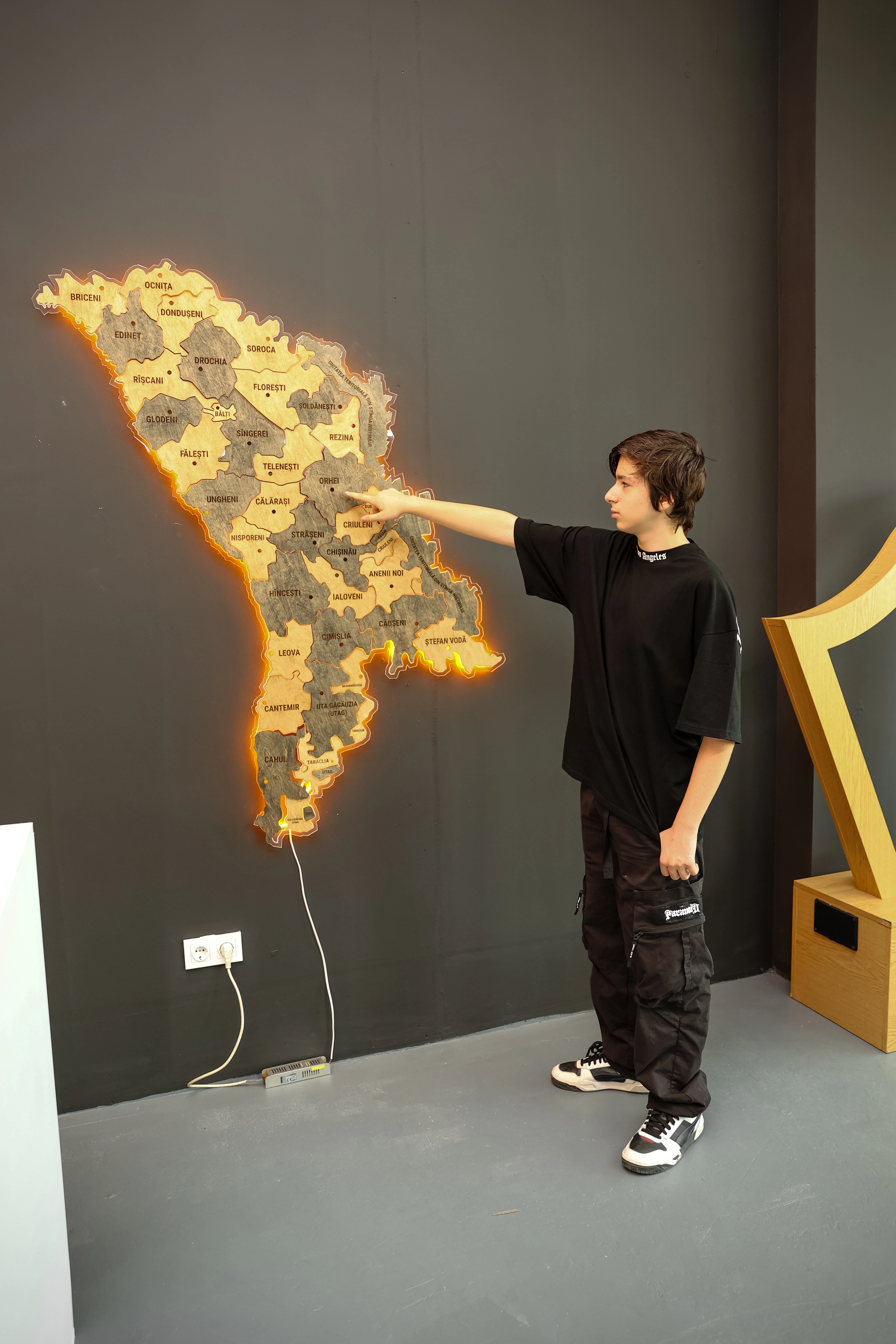 Hartă educativă luminoasă.